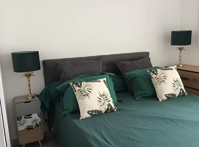 Superbe Et Parking Proche Du Centre Du Monde