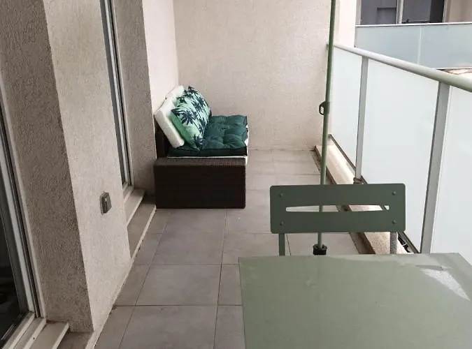 Superbe Et Parking Proche Du Centre Du Monde